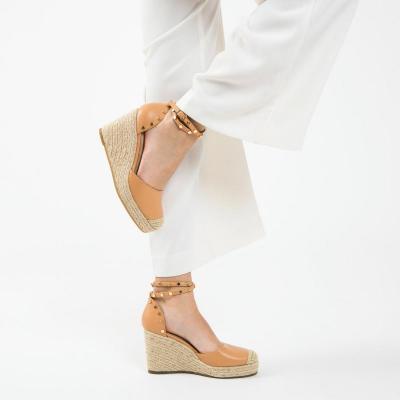Sandales compensees nude a clous or 1 